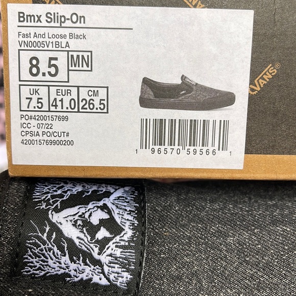 Vans Men’s Bmx Slip-On
Fast And Loose Black
VN0005V1BLA
Sneakers - Picture 14 of 16